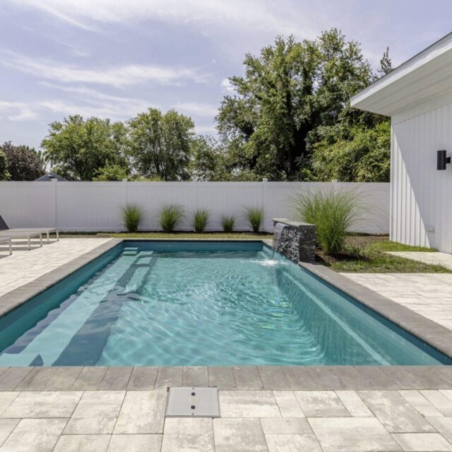 Swimming pool with Family Pool House