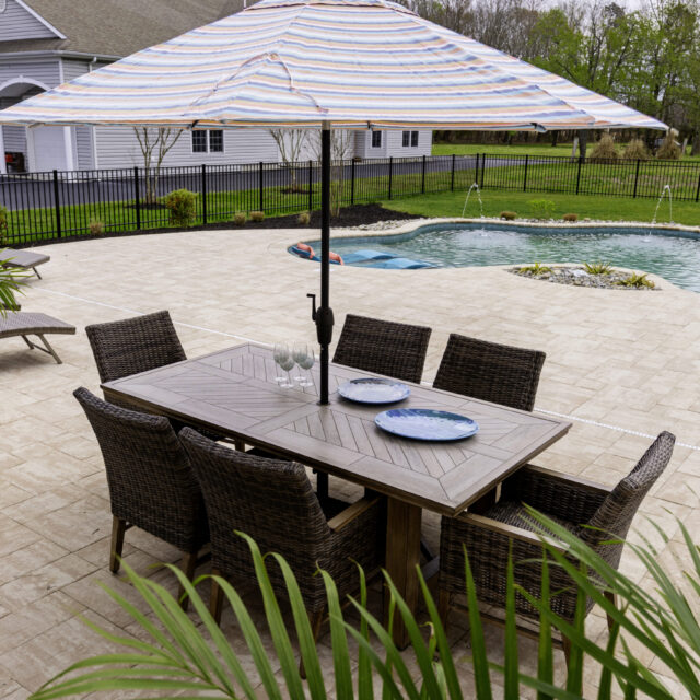 Dining by the swimming pool