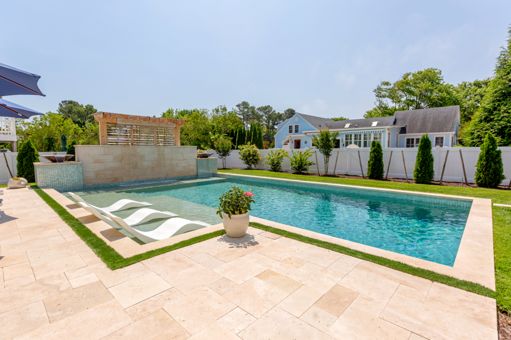 Photo of a Master Pools Guild award winning pool 